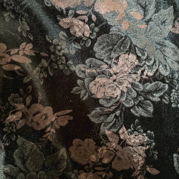 Floral, velvet pant - Picture 2 of 3